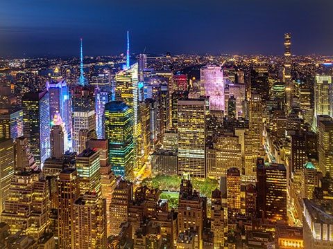 promotional-video-about-upskilling-networking-living-and-working-in-new-york-city.jpg image of new york city skyline promoting a video of Meta-Minds Creative campus